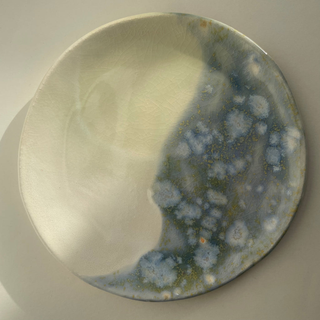 White & Blue Crystal Wander Share Plate